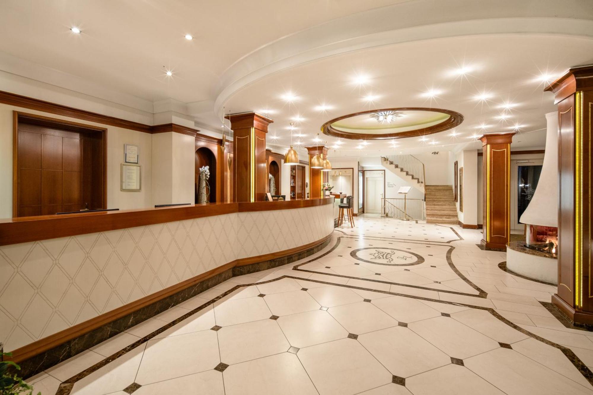 Hotel Dreifluessehof Gaestehaus 帕绍 外观 照片